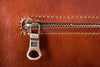 Umhängetasche Leder Braun Zipper Detailansicht | Tuscan Brief